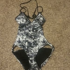 Athleta Swimsuit Medium Tall NWT